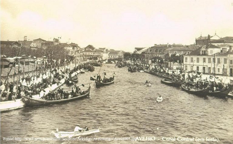 Canal central da ria de Aveiro em dia de festa