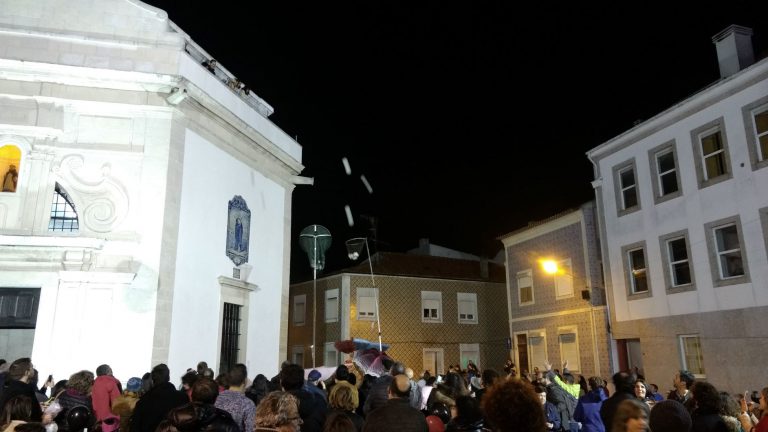 Festa em honra de São Gonçalinho, com o tradicional lançamento de cavacas do cimo da capela